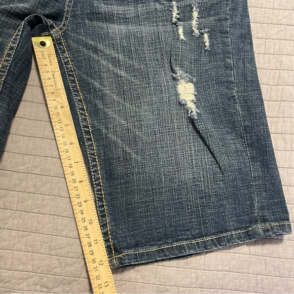 Hydraulic Jean Bermuda Shorts Women's Size 14 Distressed - Picture 5 of 8